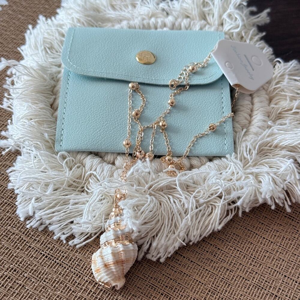 Gold and Shell Necklace Set